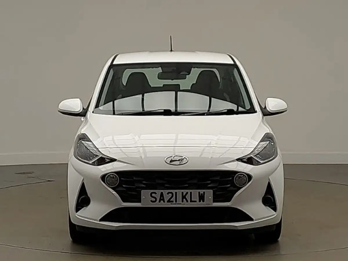 2021-hyundai-i10-10-se-connect-big-11
