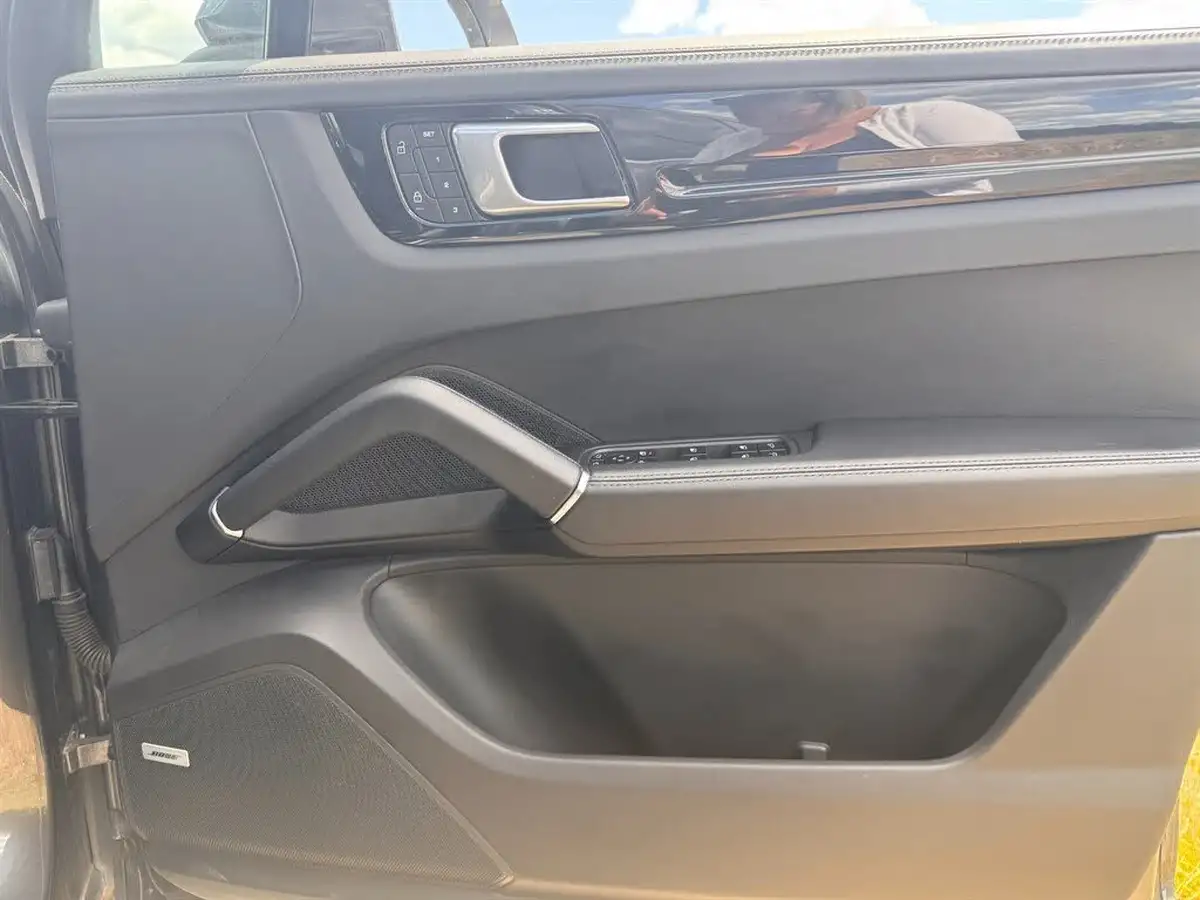 2021-porsche-cayenne-30-v6-station-wagon-big-18