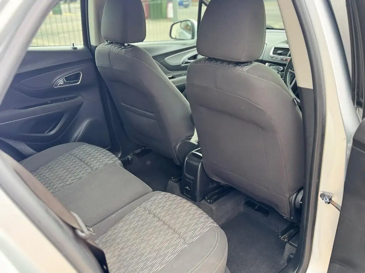 2015-vauxhall-mokka-16-tech-line-big-38