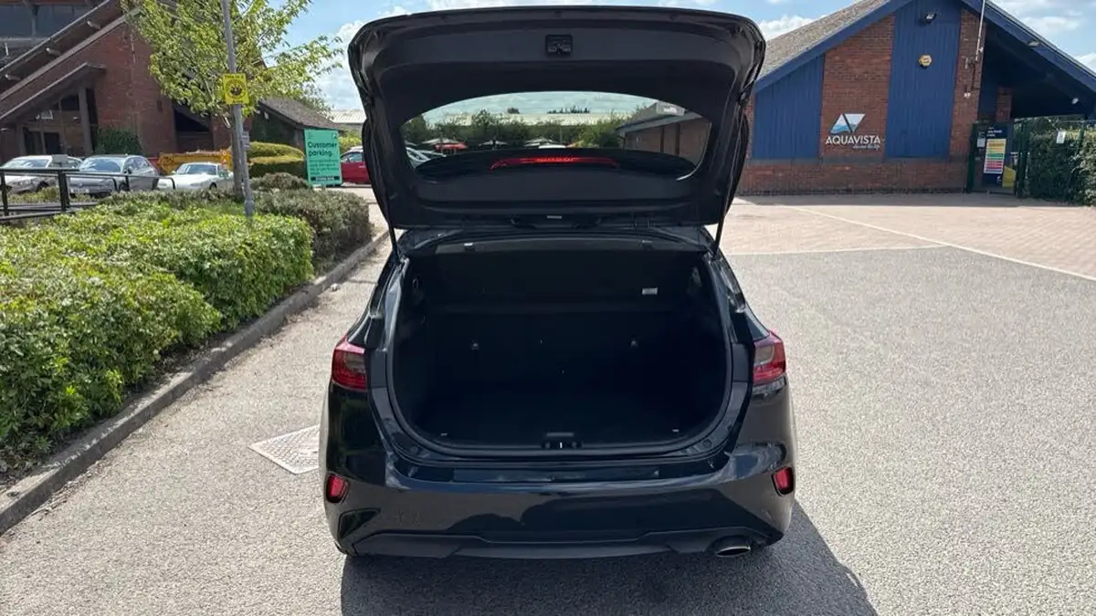 2022-kia-ceed-15-t-gdi-3-hatchback-big-7