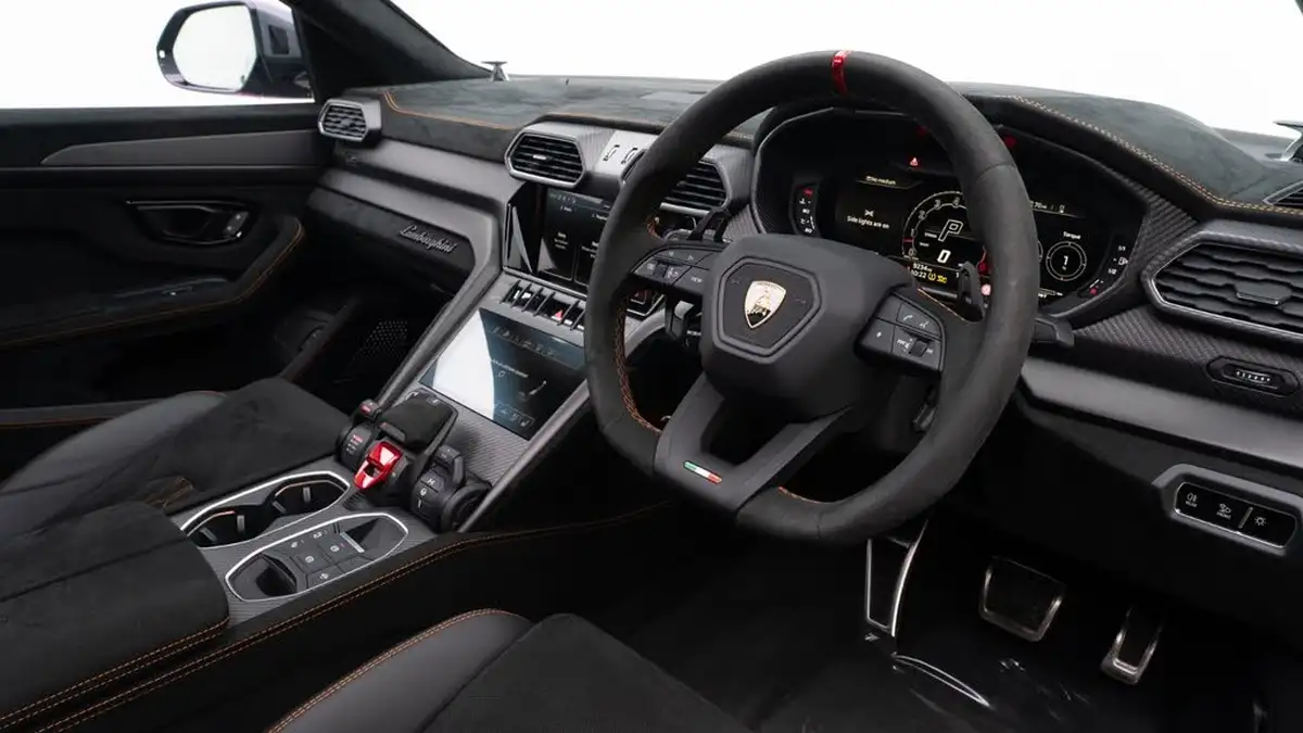 2024-lamborghini-urus-40-no-trim-big-26