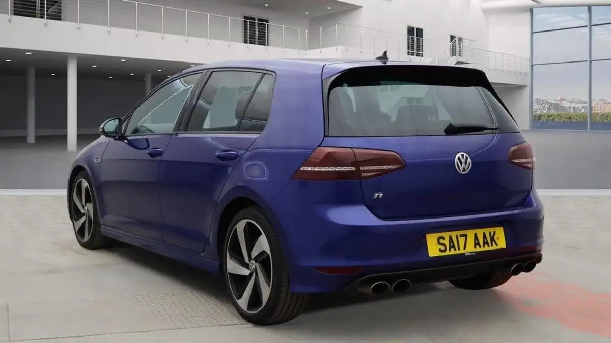 2017-volkswagen-golf-20-tsi-r-300ps-4motion-bmt-ss-hatchback-5d-big-6