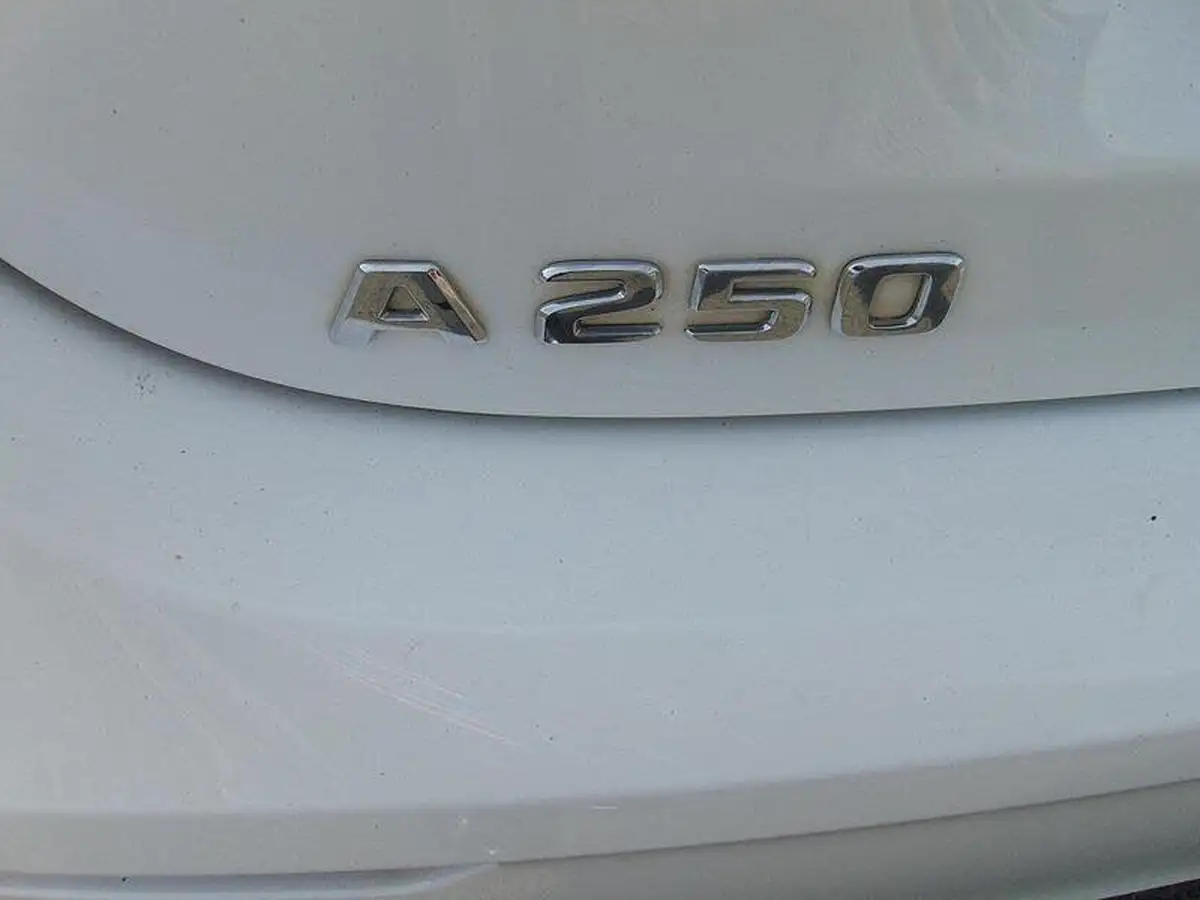 2018-mercedes-benz-a-class-20-a250-amg-line-ss-big-40