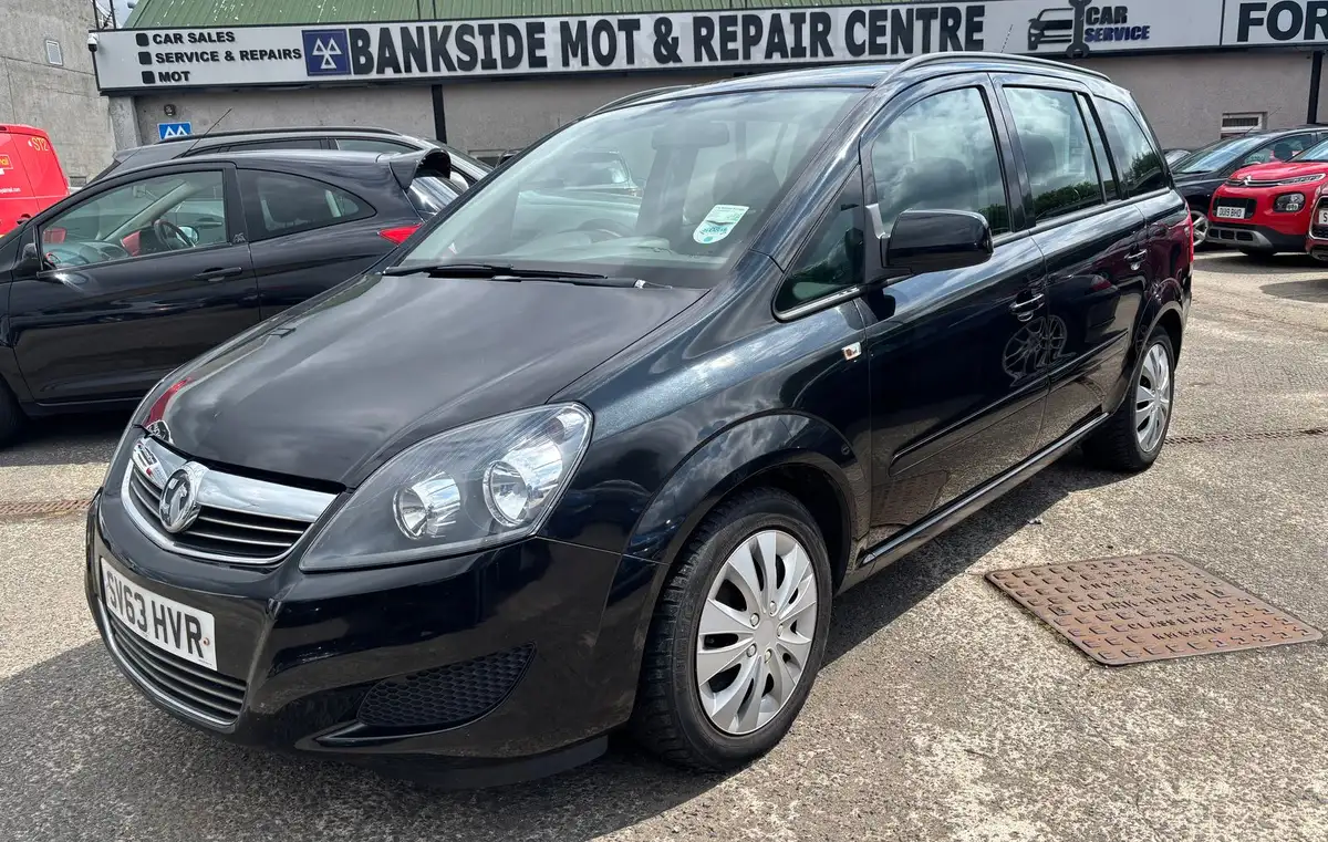 2013-vauxhall-zafira-16-exclusiv-big-2