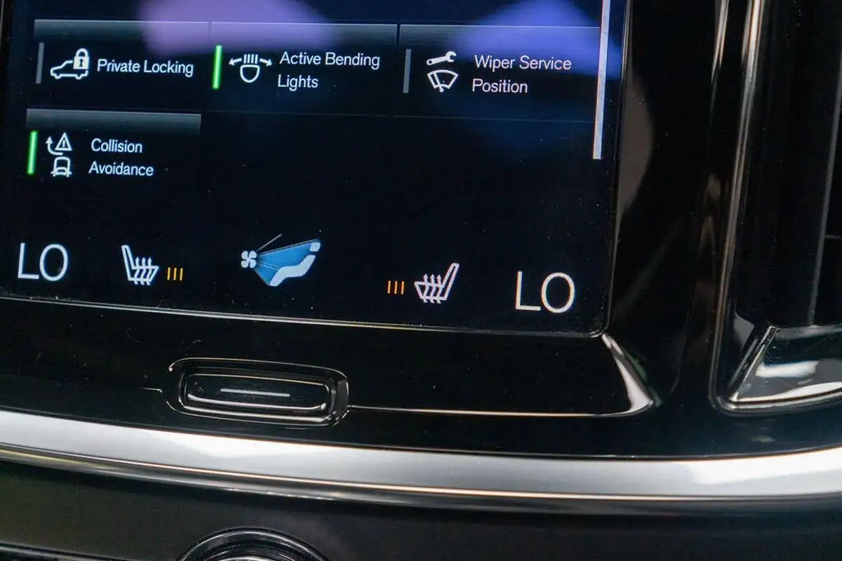 2021-volvo-v60-20-t6-r-design-350bhp-plug-in-hybrid-big-26