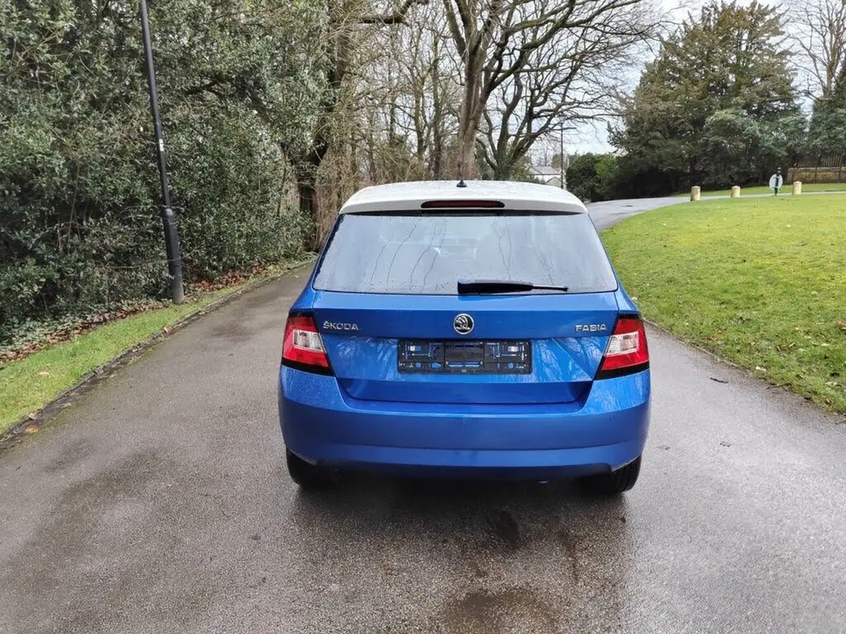 2016-skoda-fabia-12-tsi-colour-edition-big-5