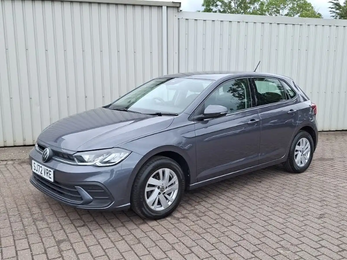 2022-volkswagen-polo-10-life-big-11
