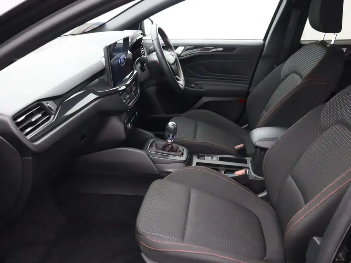 2022-ford-focus-10t-st-line-125ps-estate-big-12
