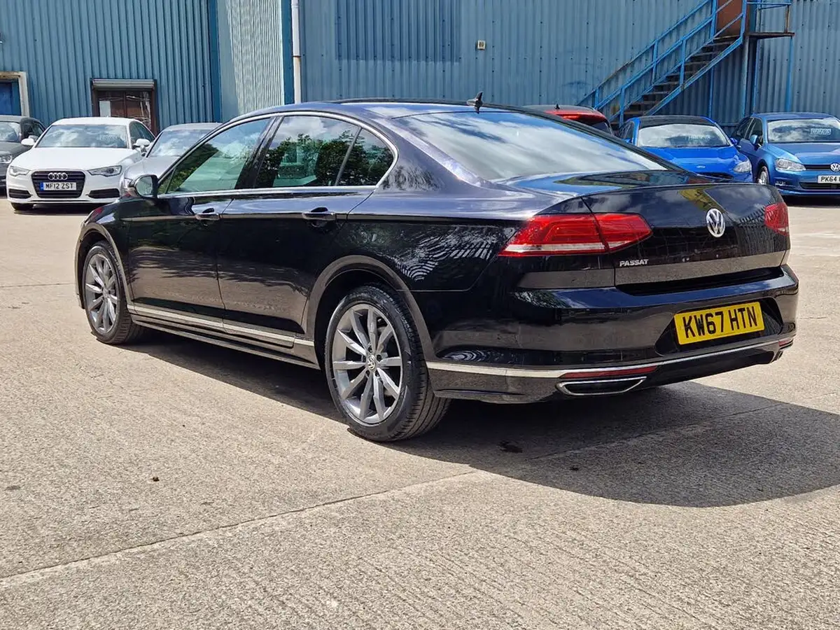 2018-volkswagen-passat-14-tsi-r-line-150ps-saloon-4d-big-4