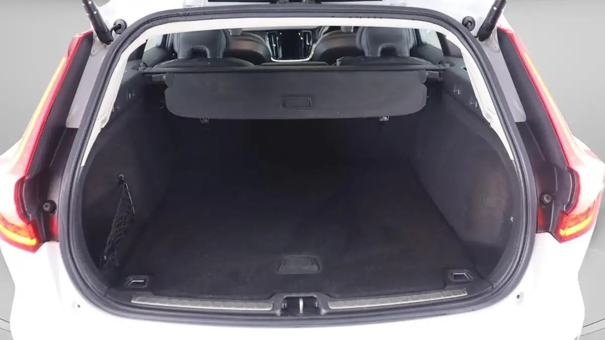 2020-volvo-v60-20-b3-momentum-big-17