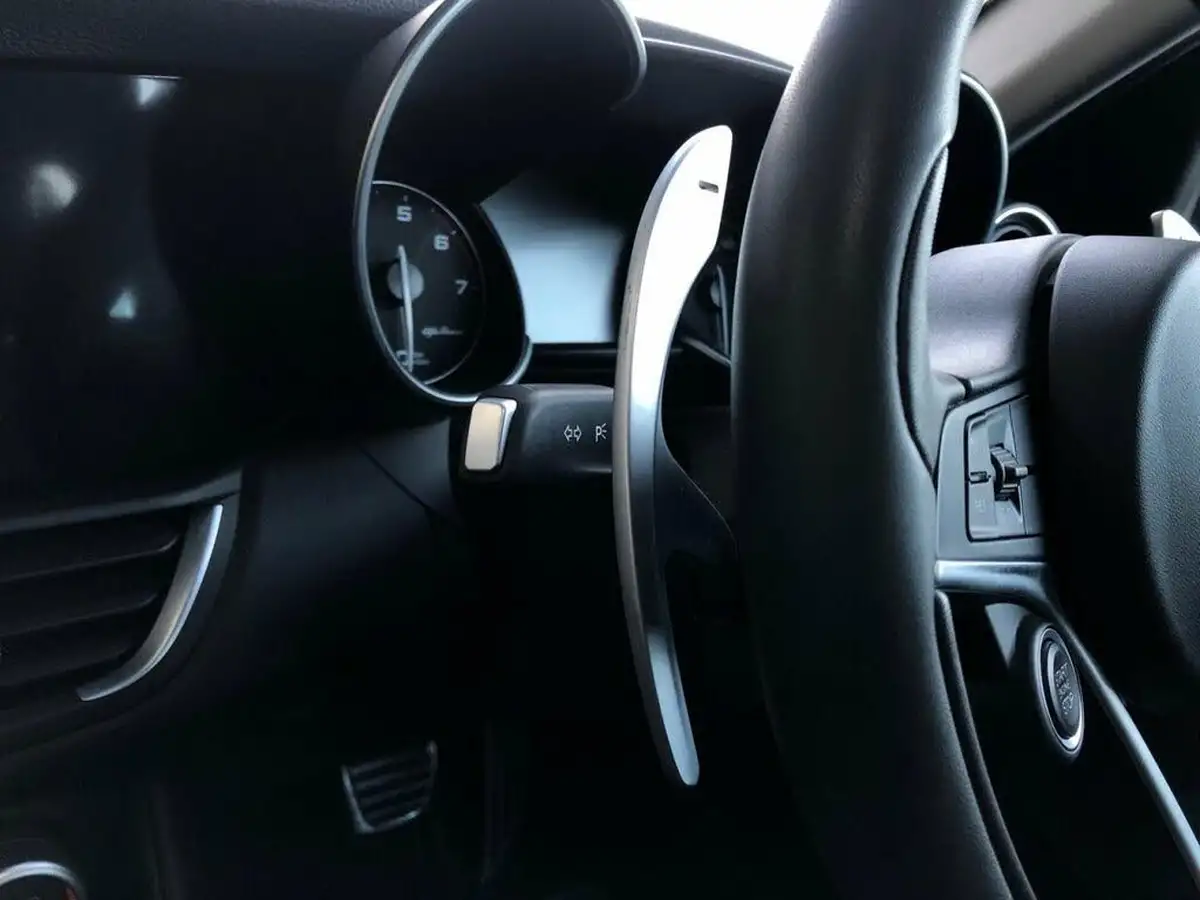 2020-alfa-romeo-giulia-20-veloce-276bhp-dap-big-57