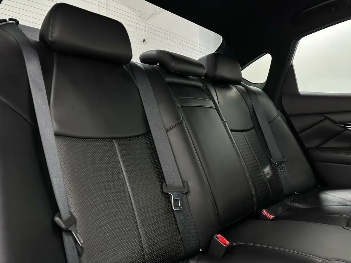 2016-infiniti-q70-22td-sport-big-39