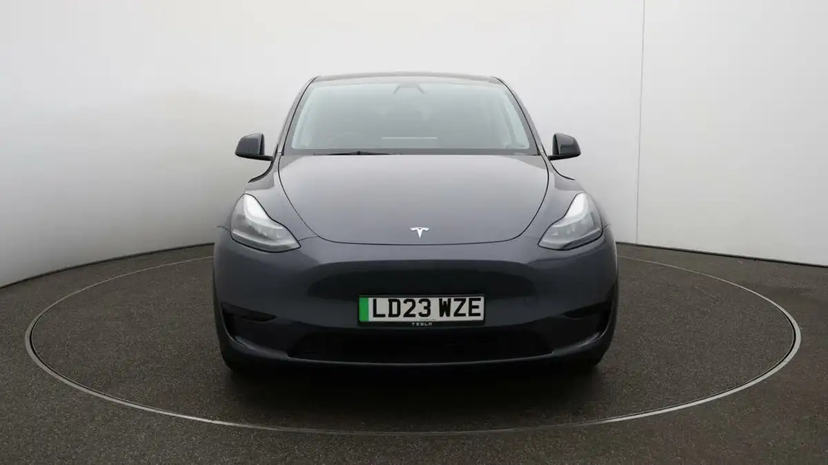 2023-tesla-model-y-e-rwd-big-2