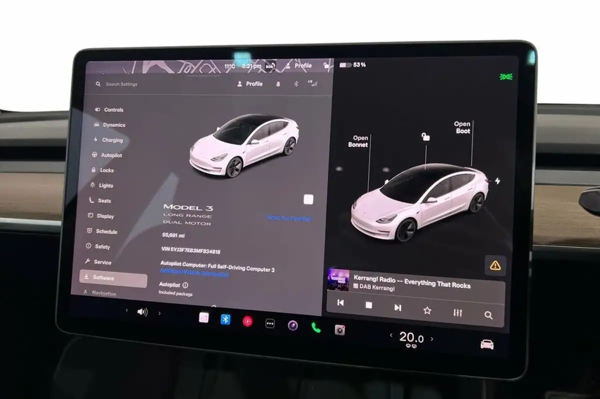 2020-tesla-model-3-e-long-range-big-9