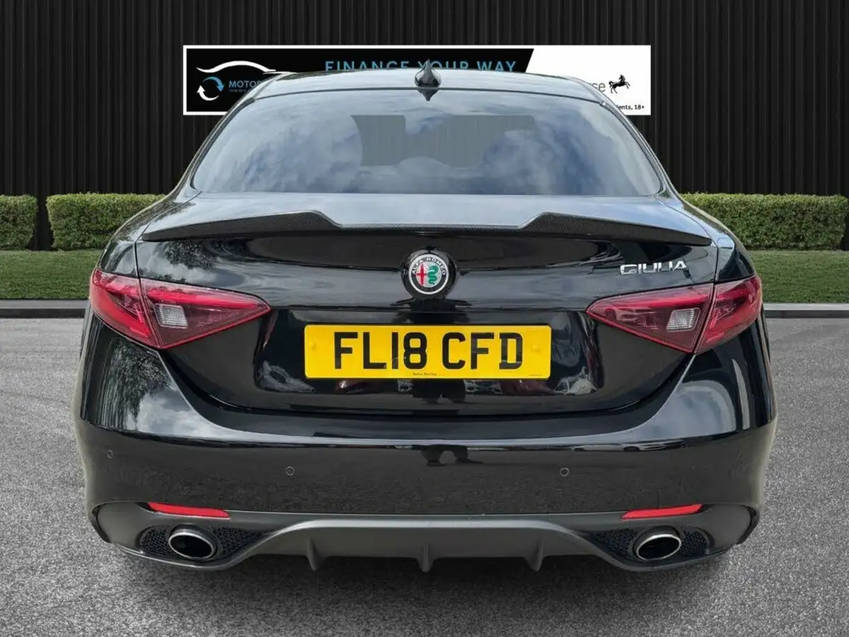 2018-alfa-romeo-giulia-20-veloce-big-8