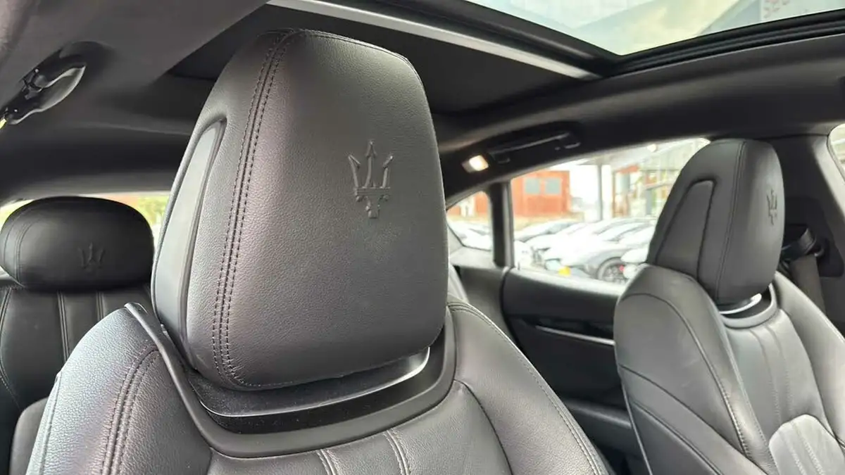 2020-maserati-levante-30-gransport-big-17