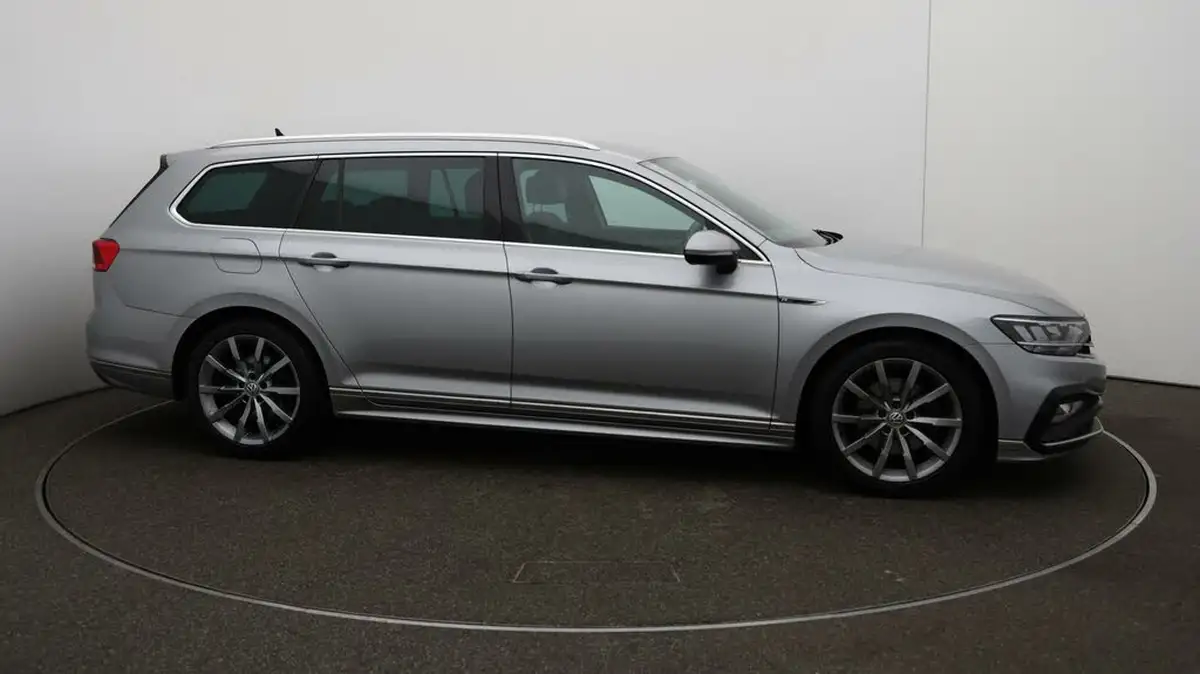 2020-volkswagen-passat-20tdi-r-line-150ps-evo-estate-5d-dsg-big-38