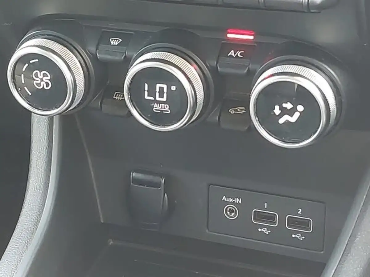 2021-renault-captur-13-tce-iconic-130bhp-big-15