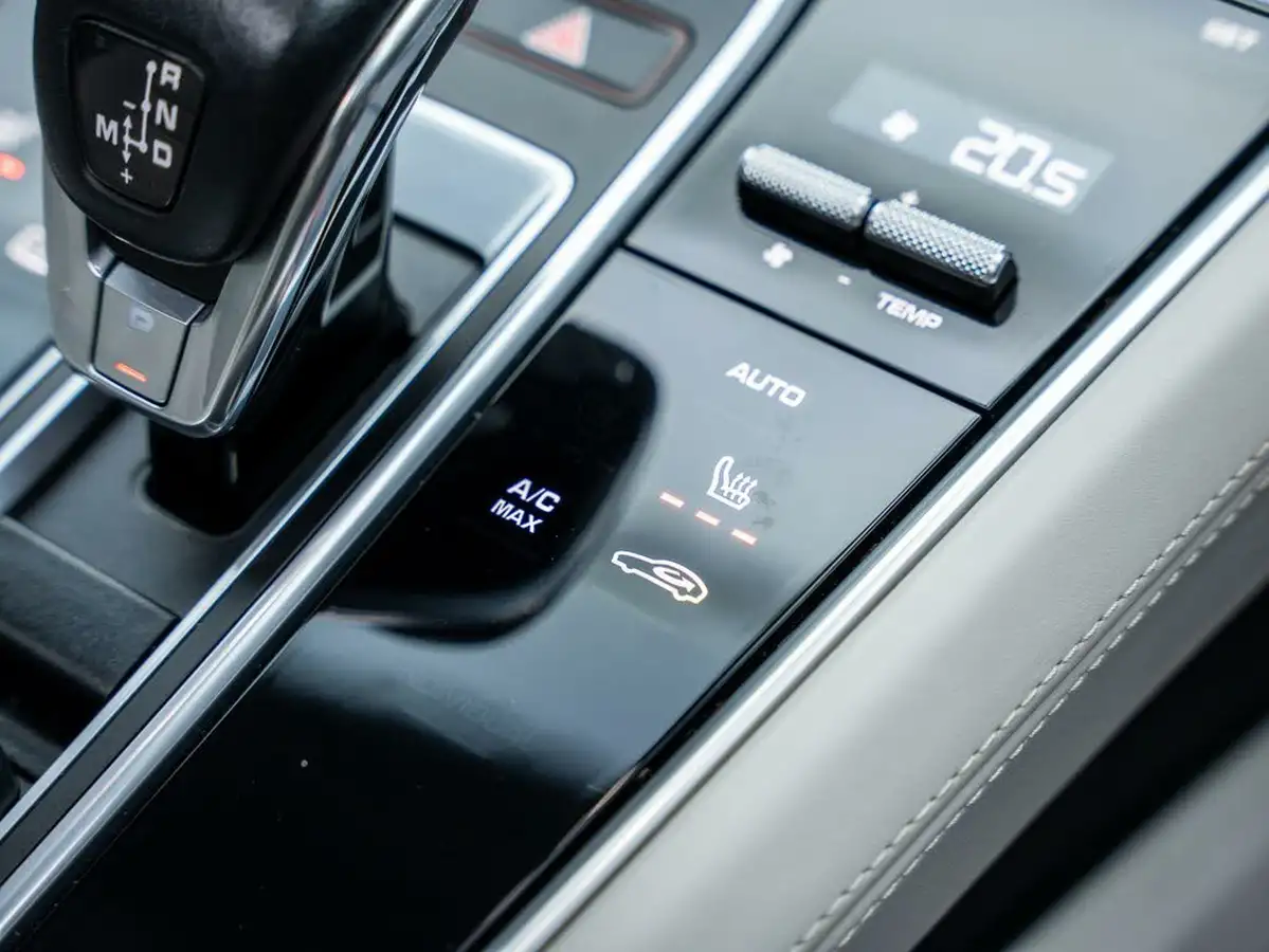 2018-porsche-panamera-40-v8-turbo-hatchback-big-35