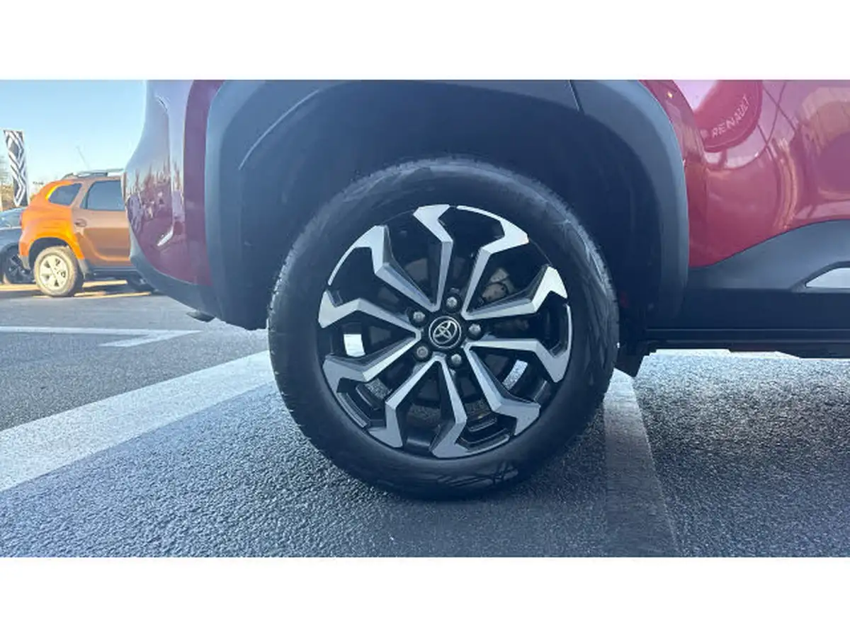 2023-toyota-yaris-cross-15-vvt-i-design-big-6
