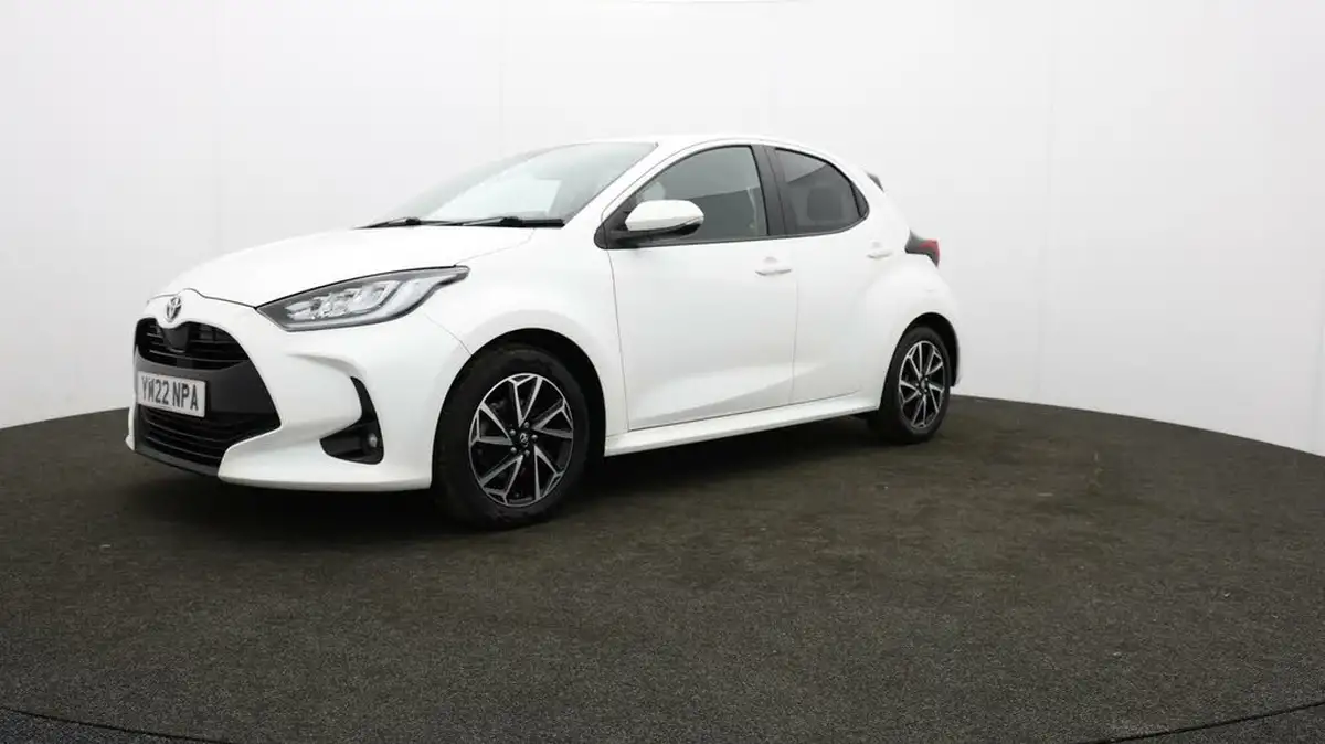 2022-toyota-yaris-15-vvt-i-design-big-2
