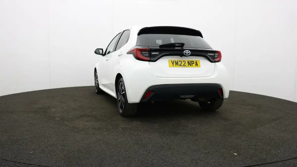 2022-toyota-yaris-15-vvt-i-design-big-23