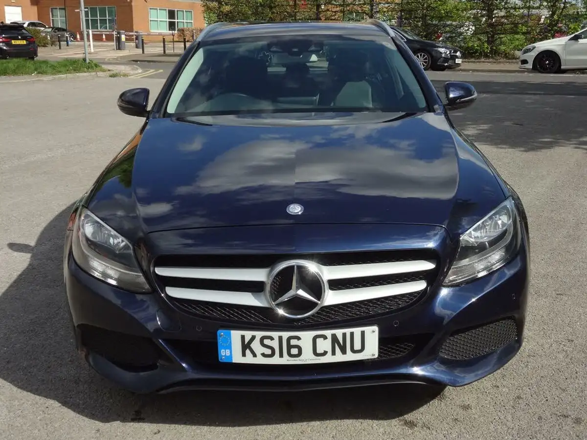 2016-mercedes-benz-c-class-21d-c220d-se-executive-edition-estate-5d-auto-big-3