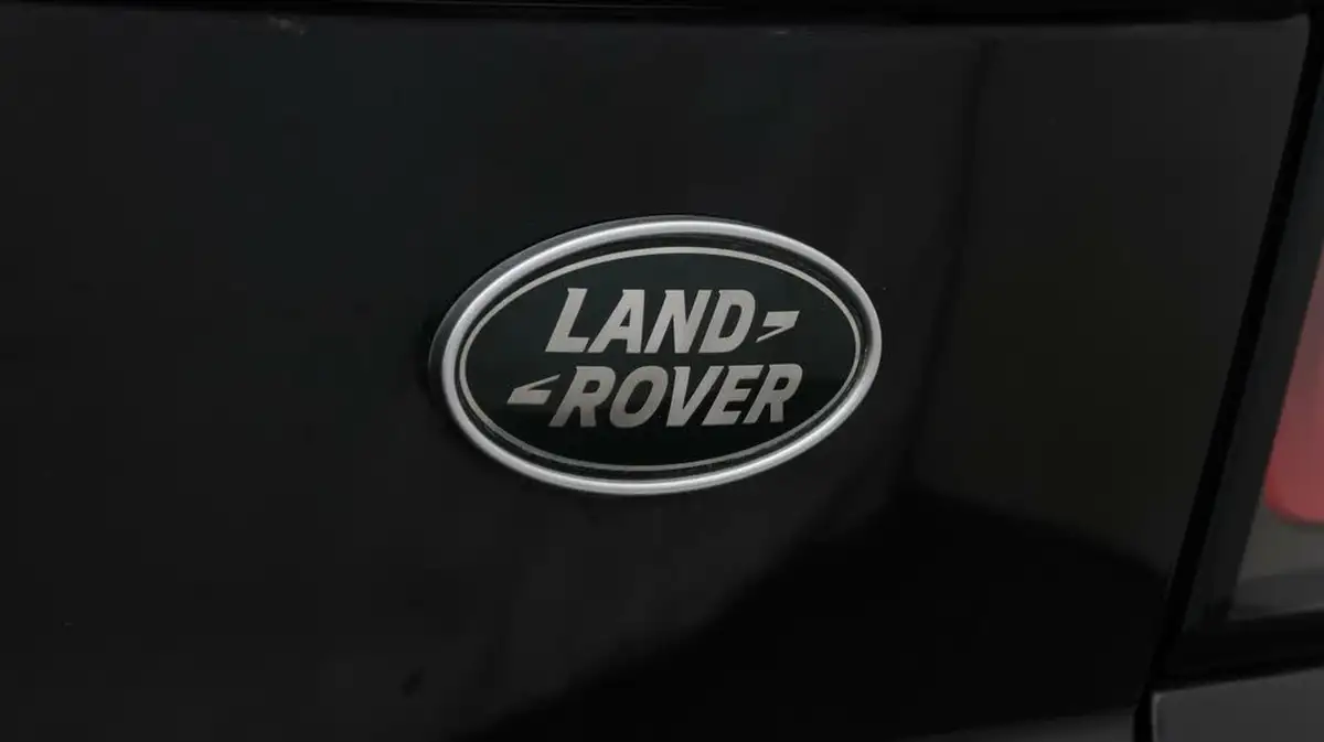 2021-land-rover-range-rover-sport-30-d300-hse-silver-big-22