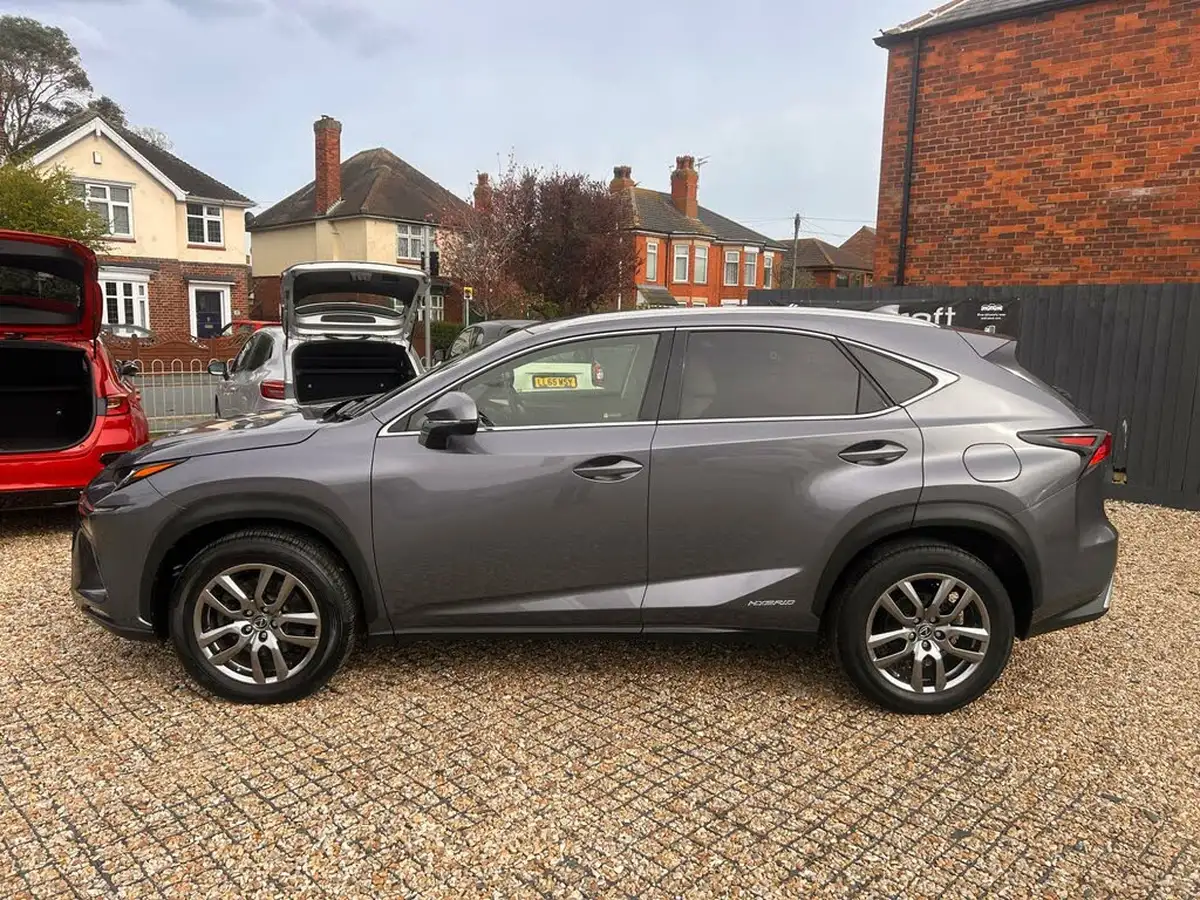 2018-lexus-nx-300h-25-luxury-p-navi-convenience-packpan-big-2