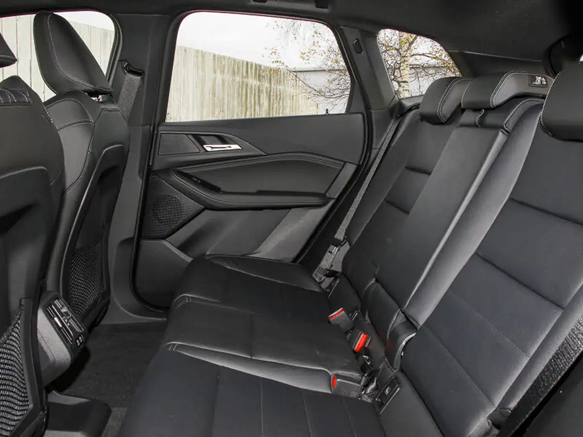 2023-bmw-2-series-15-225e-xdrive-m-sport-big-11