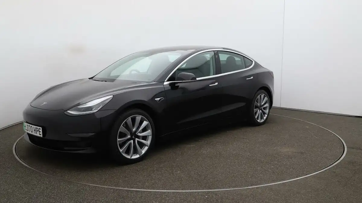 2020-tesla-model-3-e-long-range-big-62