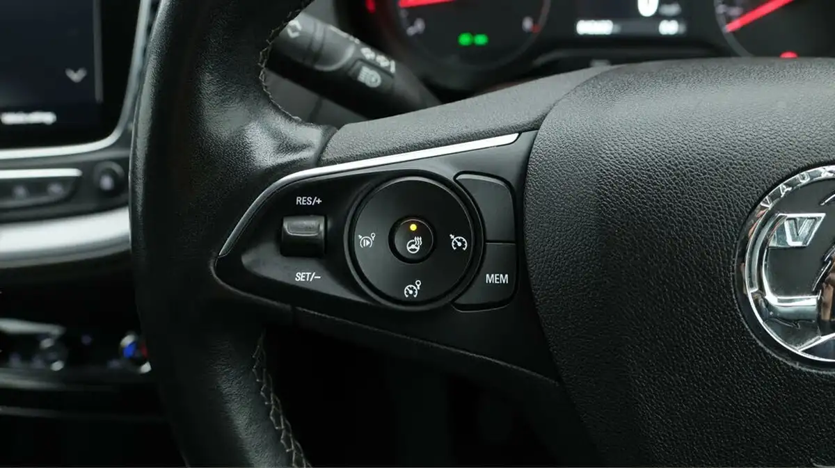 2020-vauxhall-grandland-x-12-sri-nav-big-23