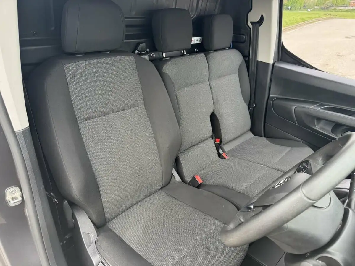 2022-vauxhall-combo-15cdti-sportive-2000-100pseu6d-big-11