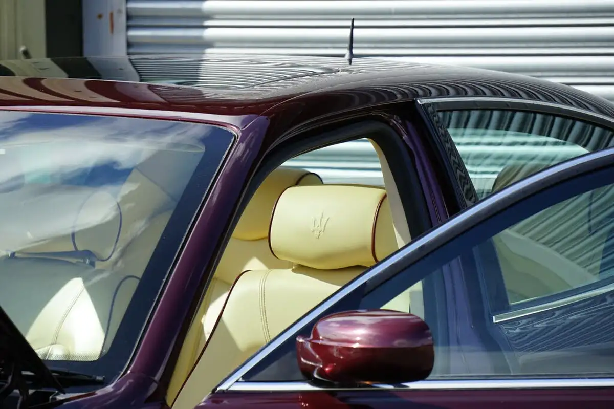 2007-maserati-quattroporte-42-auto-big-14