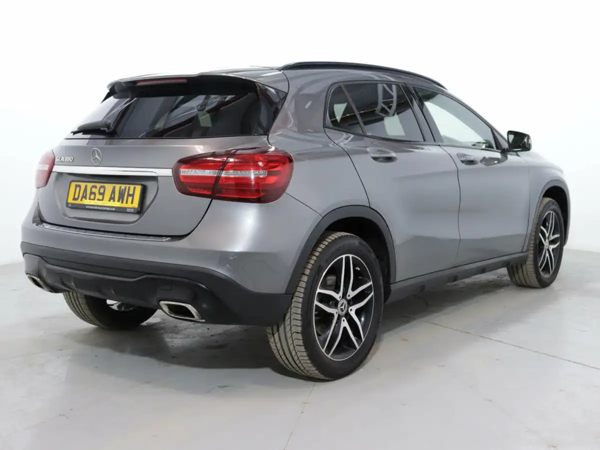 2019-mercedes-benz-gla-class-16-gla-180-urban-edition-big-6