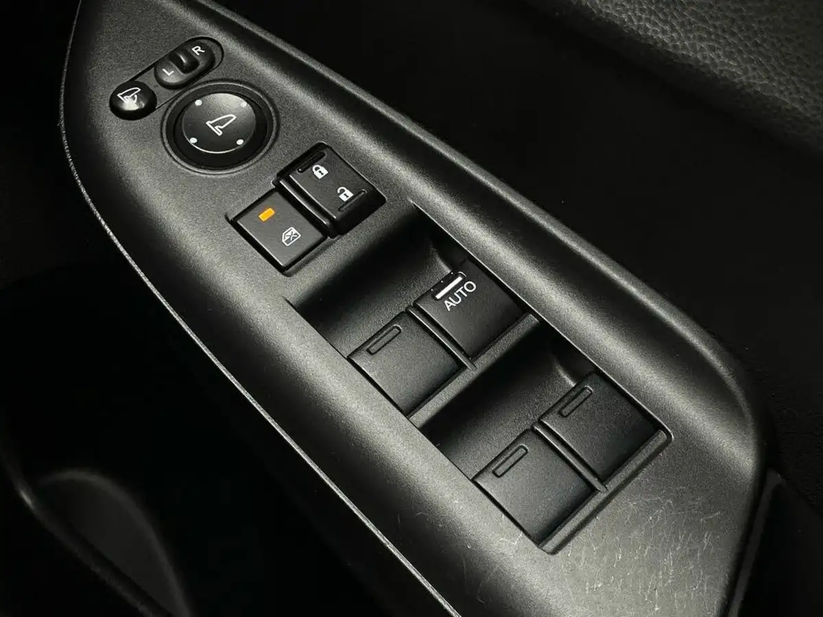 2015-honda-jazz-13-i-vtec-se-big-17