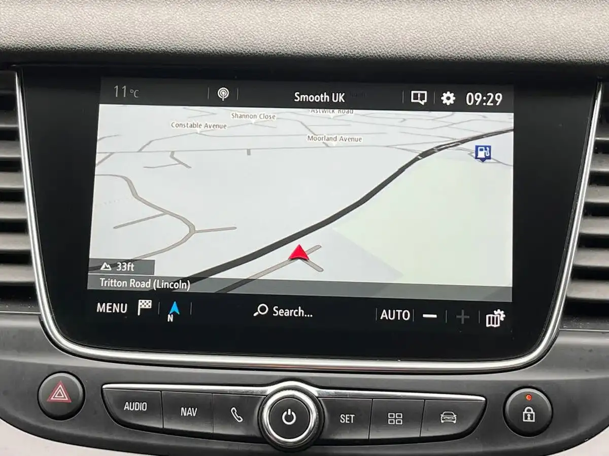 2020-vauxhall-grandland-x-12-sri-nav-big-16