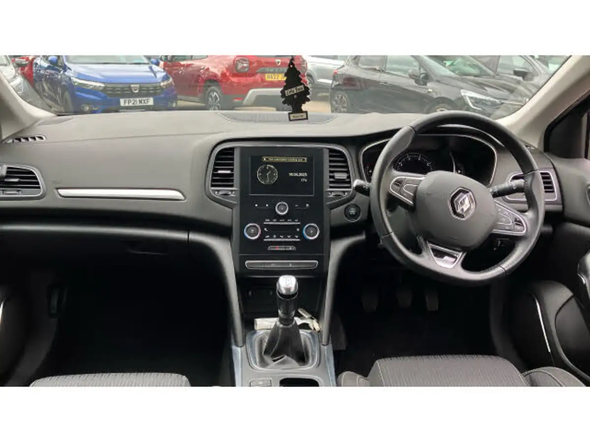 2020-renault-megane-13-tce-iconic-hatchback-big-9