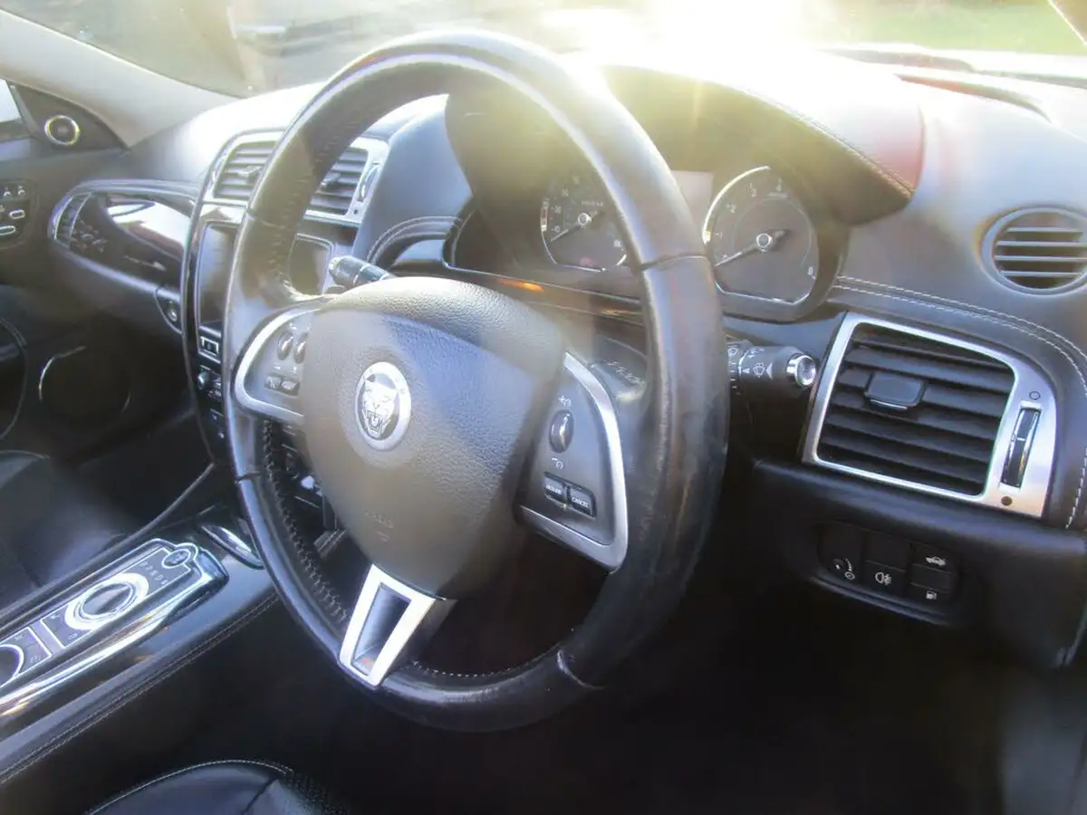 2013-jaguar-xk-50-portfolio-convertible-big-14