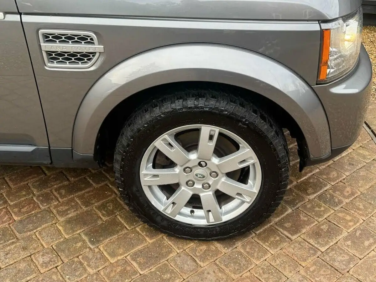 2010-land-rover-discovery-4-30-sd-v6-gs-big-17