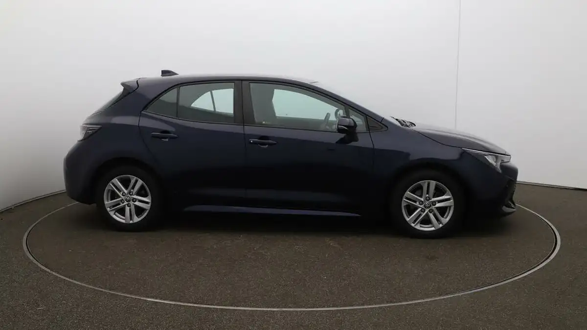 2022-toyota-corolla-18-vvt-i-icon-tech-trk-hatchback-5d-big-40