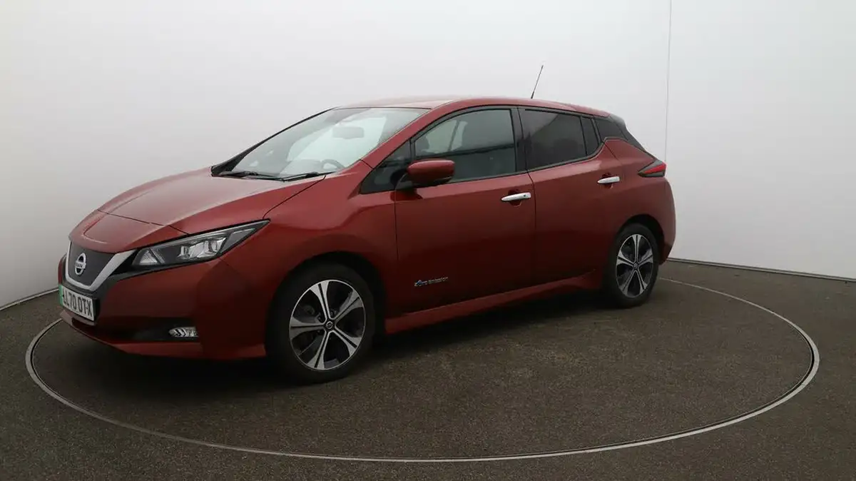 2020-nissan-leaf-e-tekna-big-35