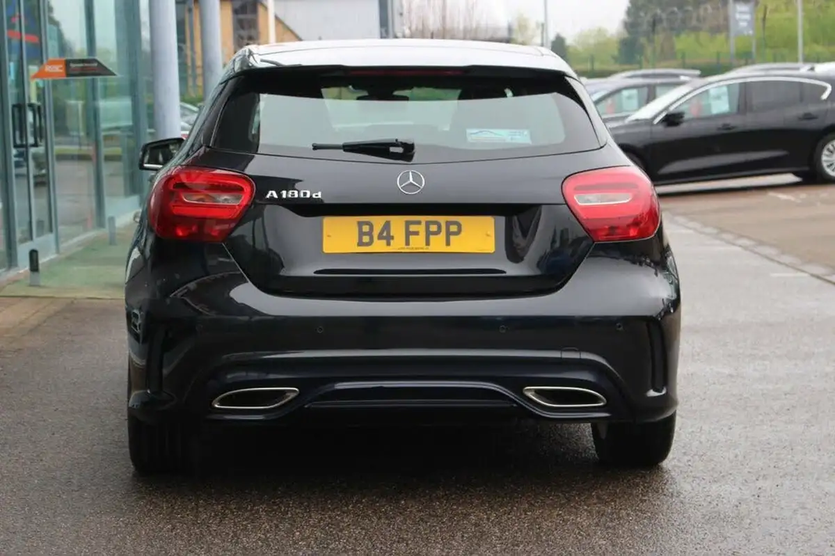 2015-mercedes-benz-a-class-15d-a180d-amg-line-executivess-big-5