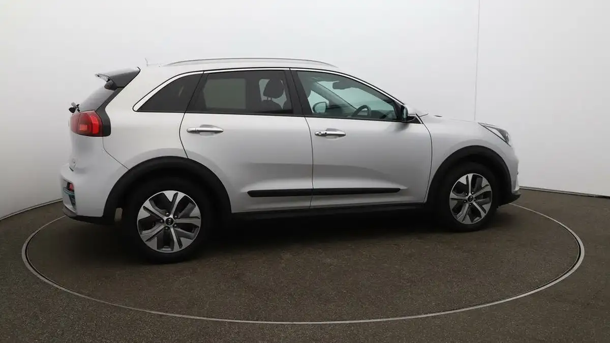 2021-kia-e-niro-ev-3-big-42