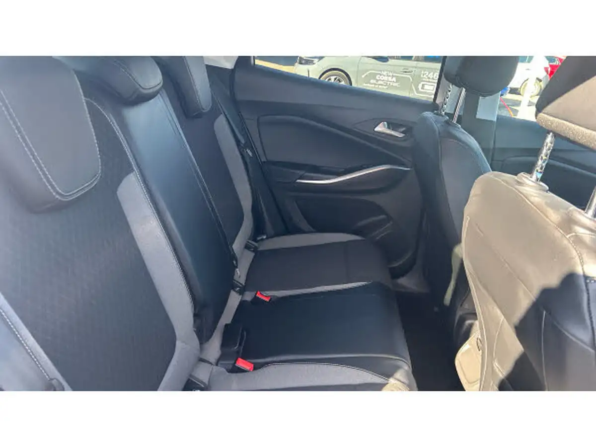 2022-vauxhall-grandland-12-sri-big-15
