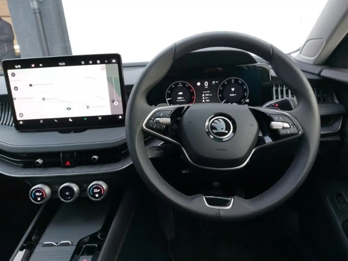 2024-skoda-superb-20tdi-se-l-150ps-scr-estate-dsg-big-6