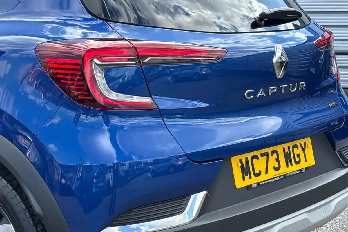 2023-renault-captur-16-techno-145ps-full-big-7
