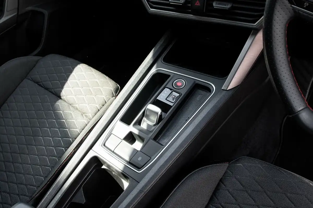 2020-seat-leon-15-etsi-fr-estate-big-32