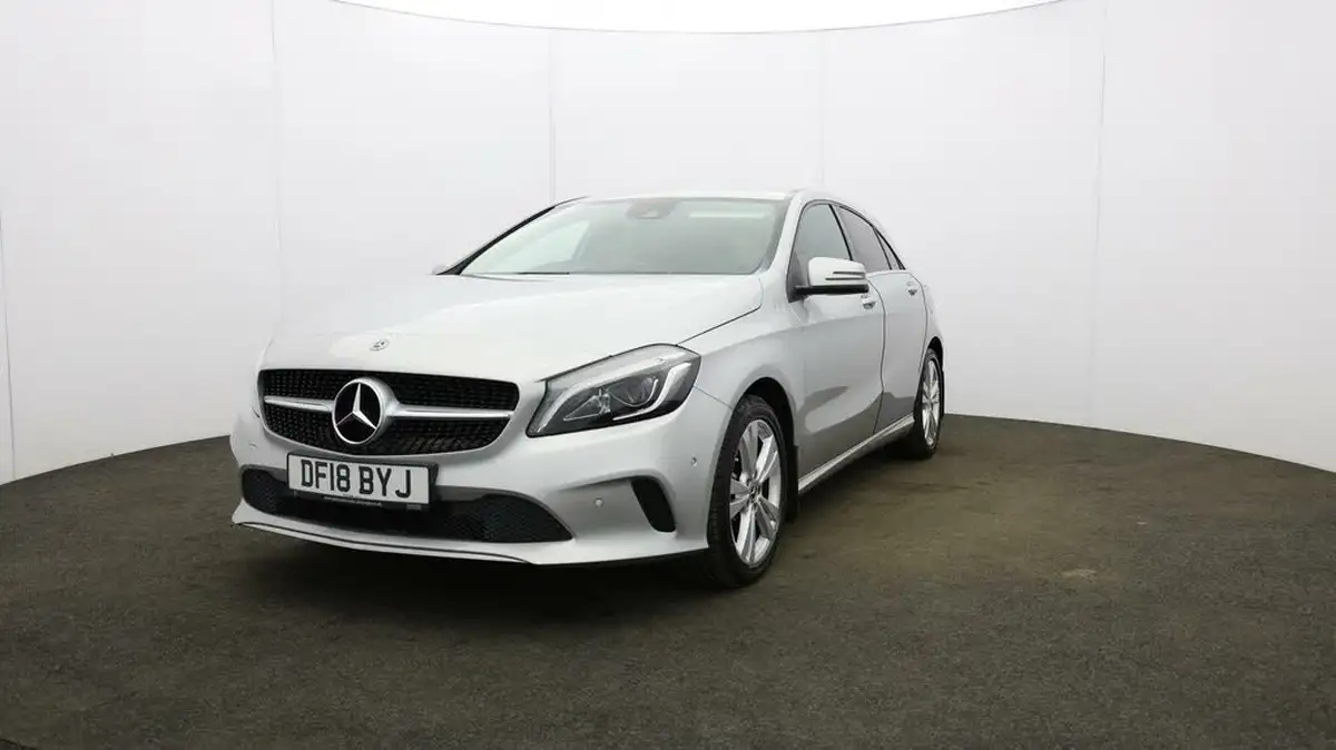 2017-mercedes-benz-a-class-15d-a180d-sport-premiumss-7g-dct-big-28