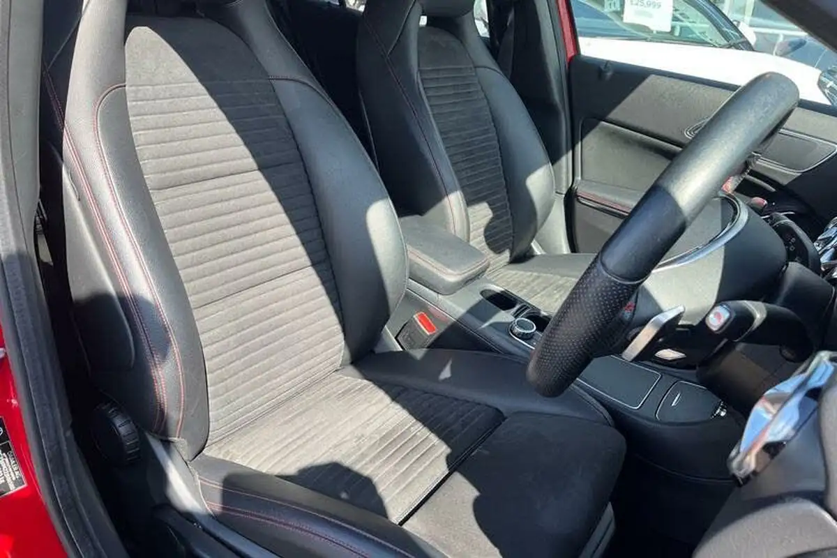 2019-mercedes-benz-gla-class-16-gla-180-amg-line-edition-7g-dct-big-16